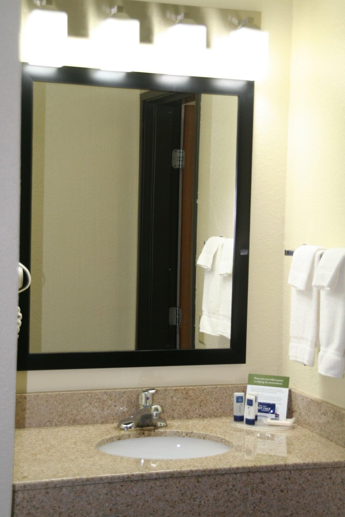 Americinn By Wyndham Elkhorn Near Lake Geneva Dış mekan fotoğraf