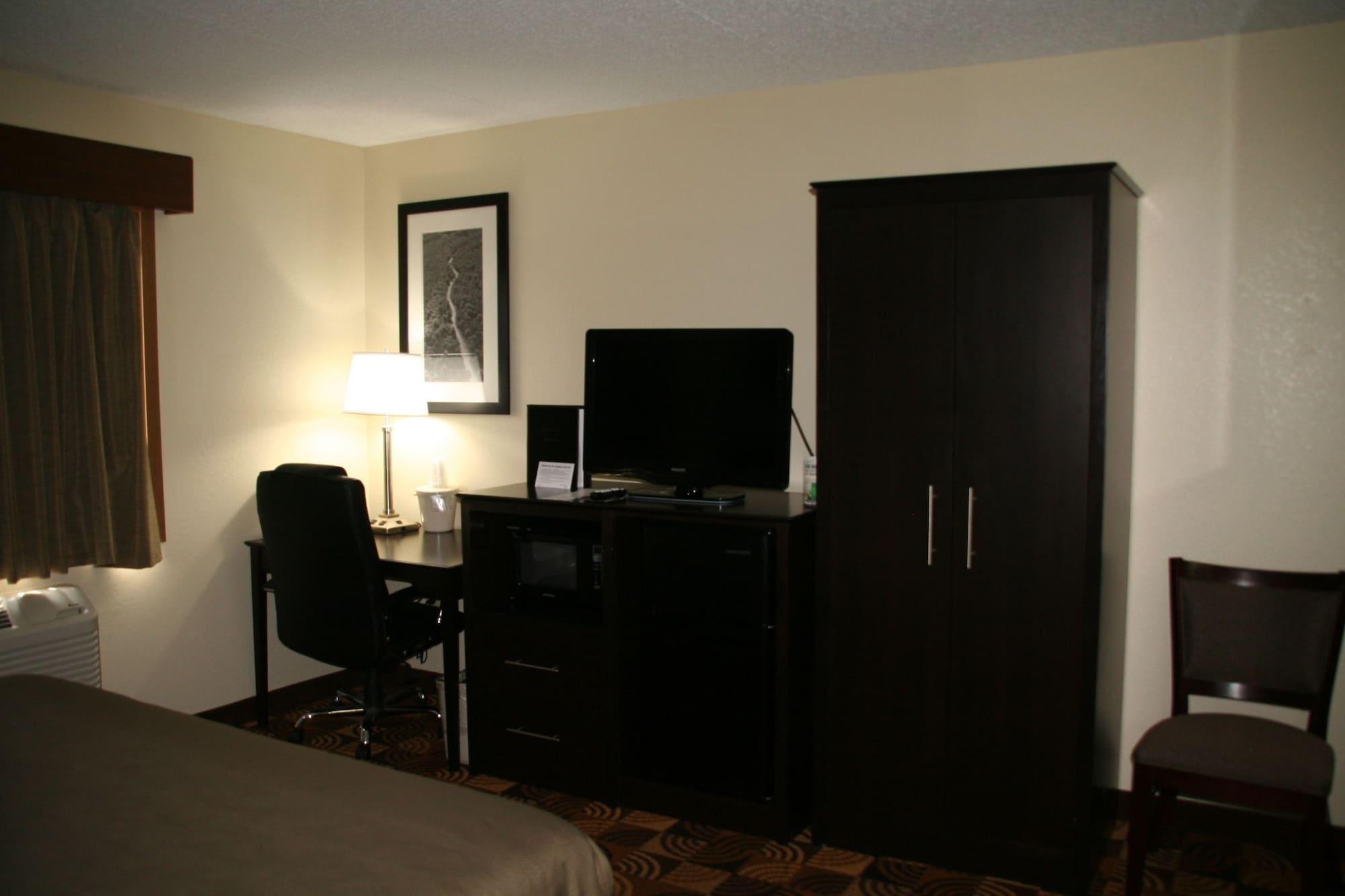 Americinn By Wyndham Elkhorn Near Lake Geneva Dış mekan fotoğraf